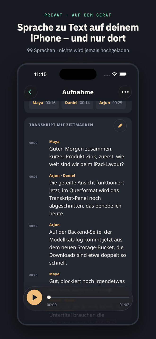 Mit dem Titel „Sprache zu Text auf deinem iPhone – und nur dort“: das Transkript eines Meetings mit drei Personen, mit Zeitmarken, benannten Sprechern und dem Player unten angedockt.